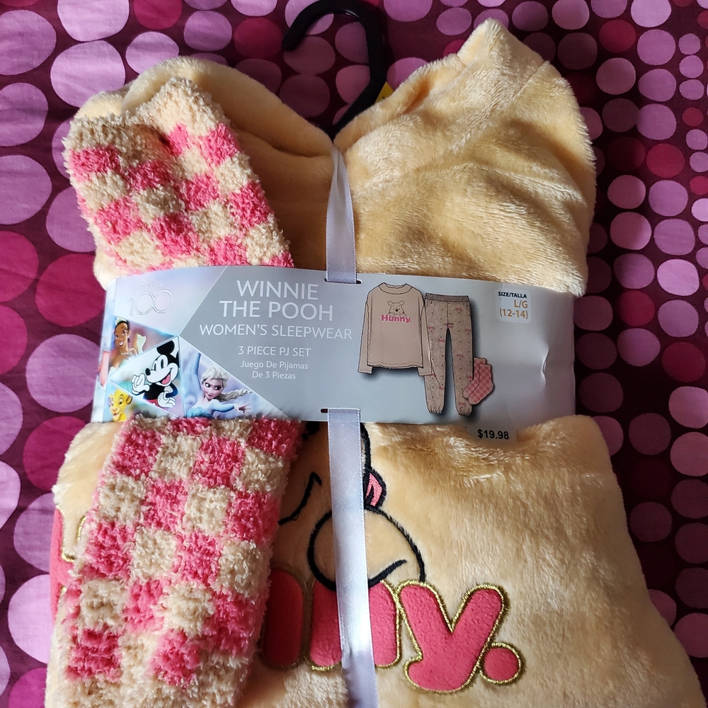 Womens' Winnie The Pooh Plush Sleepwear Set